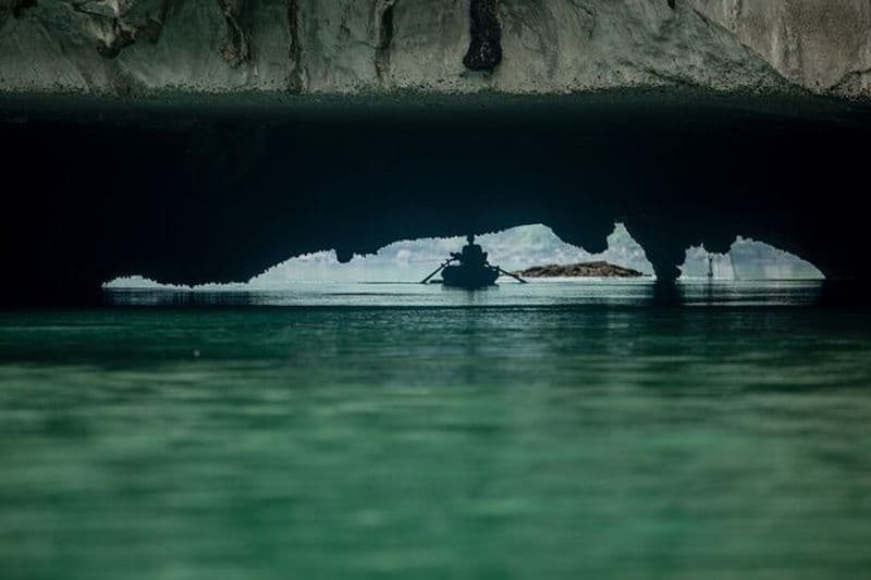 Croisières dans la baie de Lan Ha 2 jours et 1 nuit spéléologie, kayak, natation