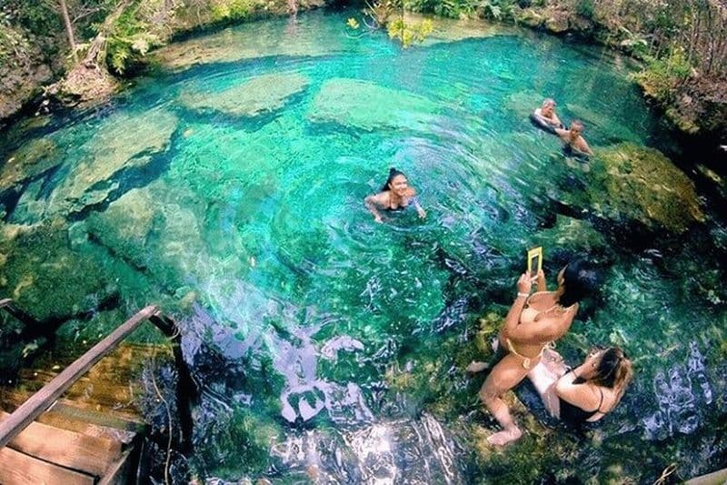 Excursion d'une demi-journée incluant visite d'un cénote, croisière en catamaran et plongée en apnée