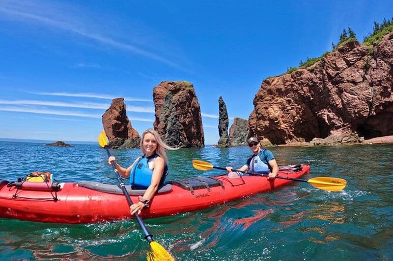 Excursion d'une journée en kayak de mer des Trois Sœurs