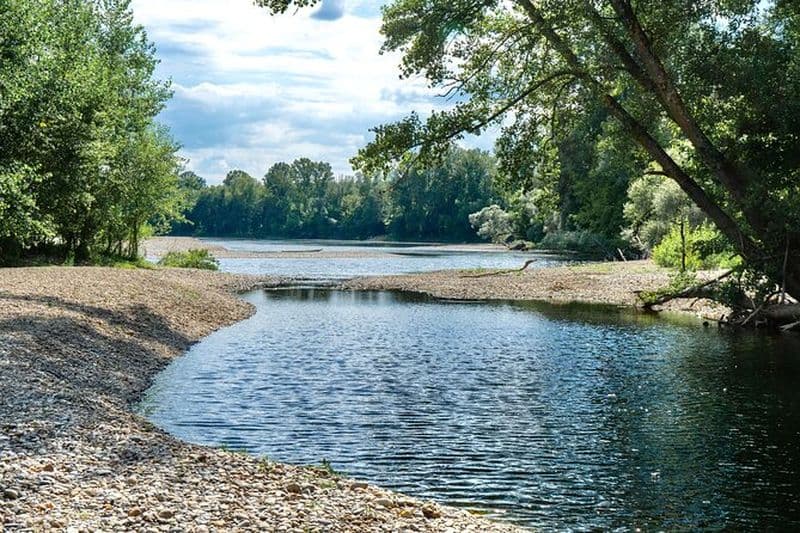 Parcours sauvage en canoë sur La Dordogne proche de Sarlat