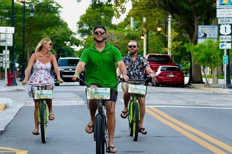Billet SOLDES D'ÉTÉ!! - Visite guidée à vélo de la vieille ville incroyable de Key West