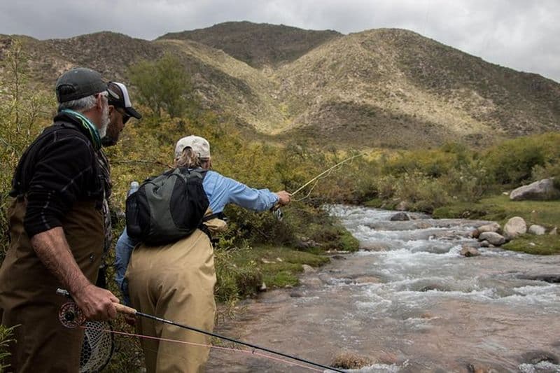 Visite guidée de pêche à la mouche à Mendoza avec Asado et vin