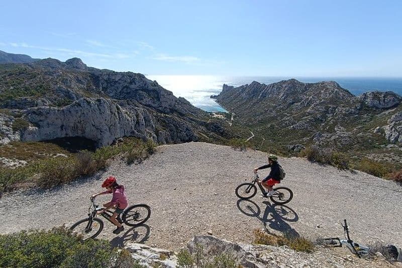 Excursion sur le bord de mer de Marseille : parc national des calanques en vélo tout-terrain électrique