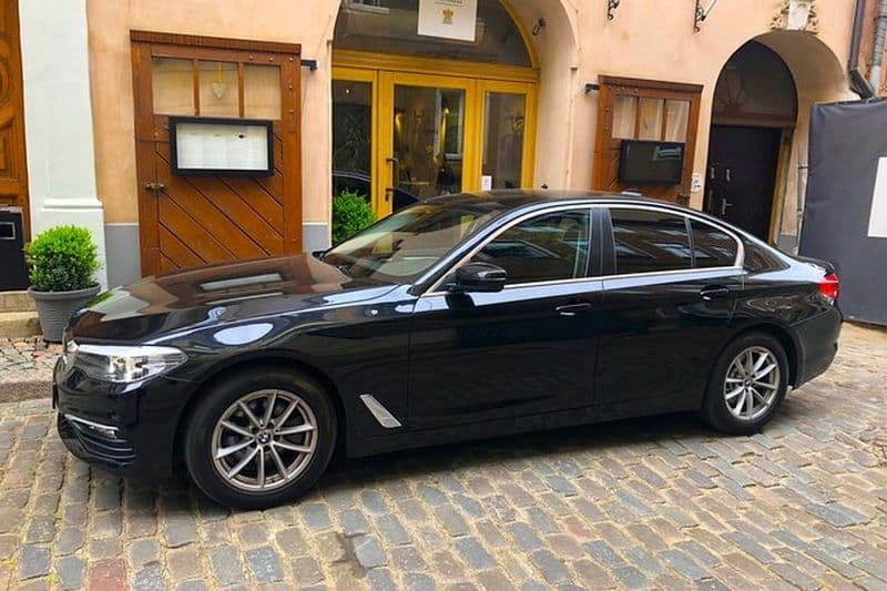 Essayez de trouver votre meilleur que nous! Service de transfert aéroport à Bruxelles APT-HTL (BRU)