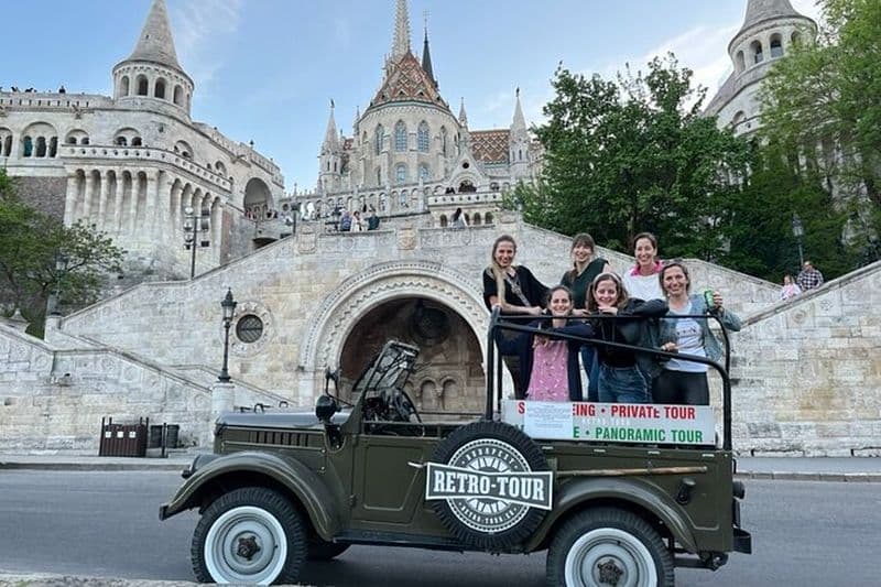 Billet Visite privée de la ville de Budapest avec une Jeep russe vintage