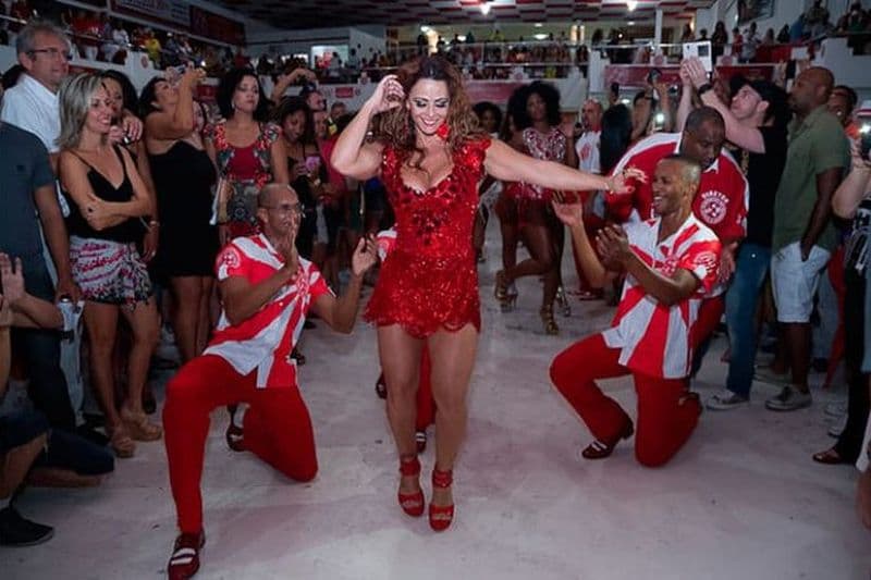 Répétition du carnaval de Rio: école de samba, culture, musique traditionnelle et danse
