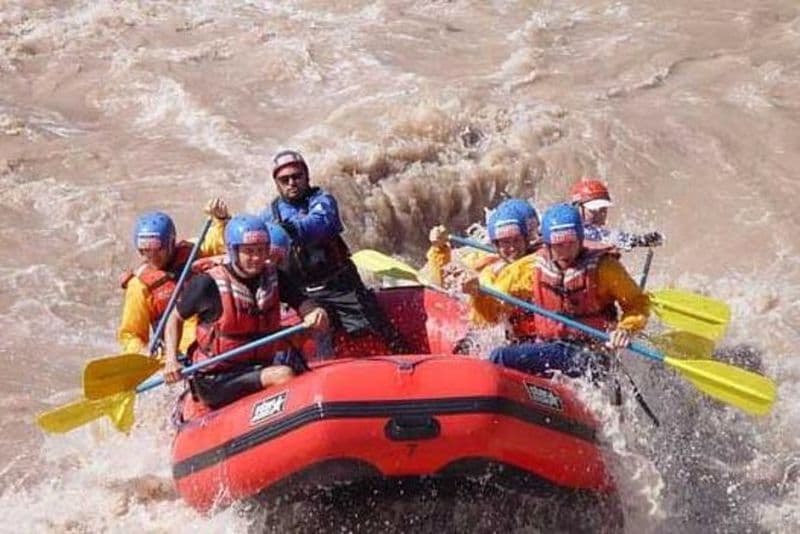 Une aventure d’une demi-journée en rafting sur le Rio Mendoza