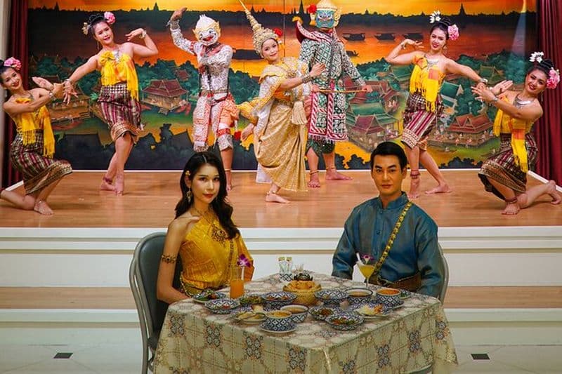 Dîner Calypso avec danse classique thaïlandaise