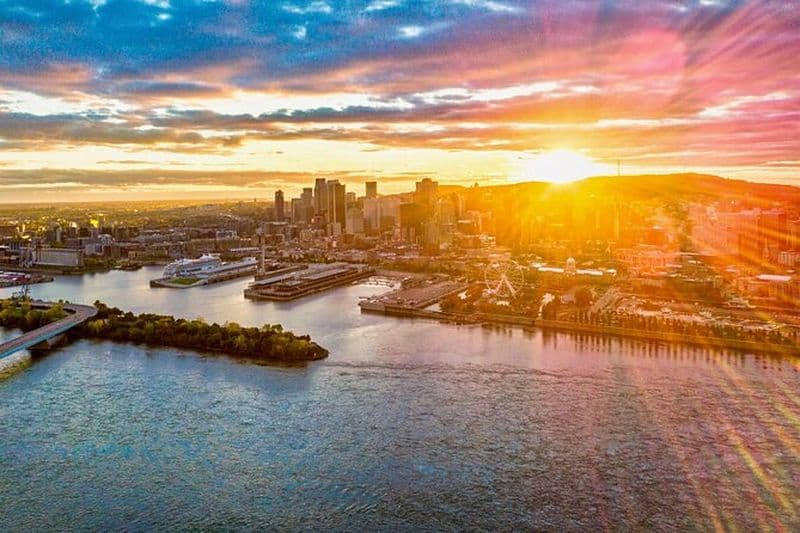 Excursion en bateau d'une heure au coucher du soleil sur le fleuve Saint-Laurent Vieux-Port de Montréal