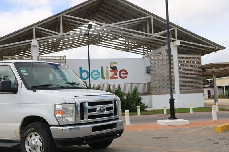 Aéroport International Privé OU Port de Water Taxi à San Ignacio