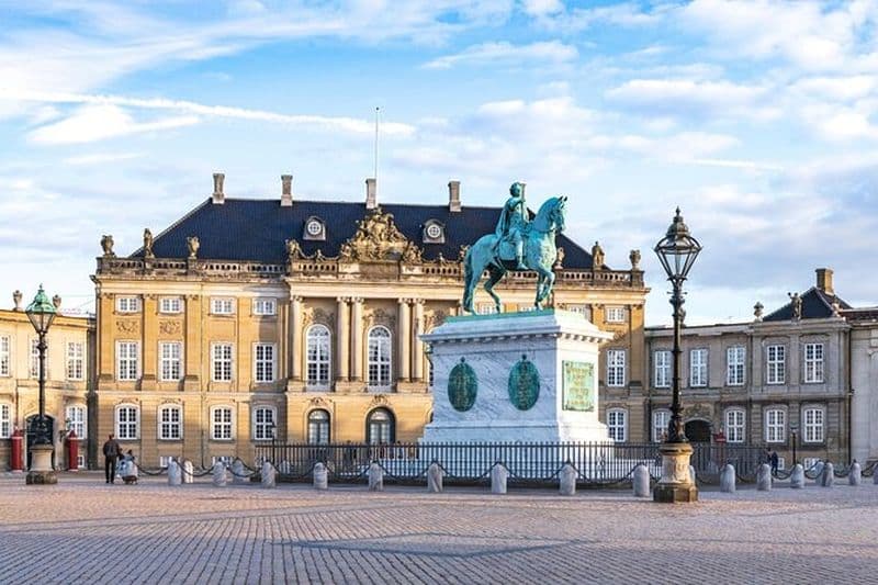 Visite privée accélérée du musée du palais d'Amalienborg à Copenhague