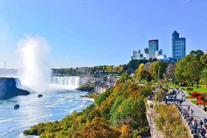 Excursion d'une journée aux chutes du Niagara incluant croisière en bateau, halte vinicole et déjeuner