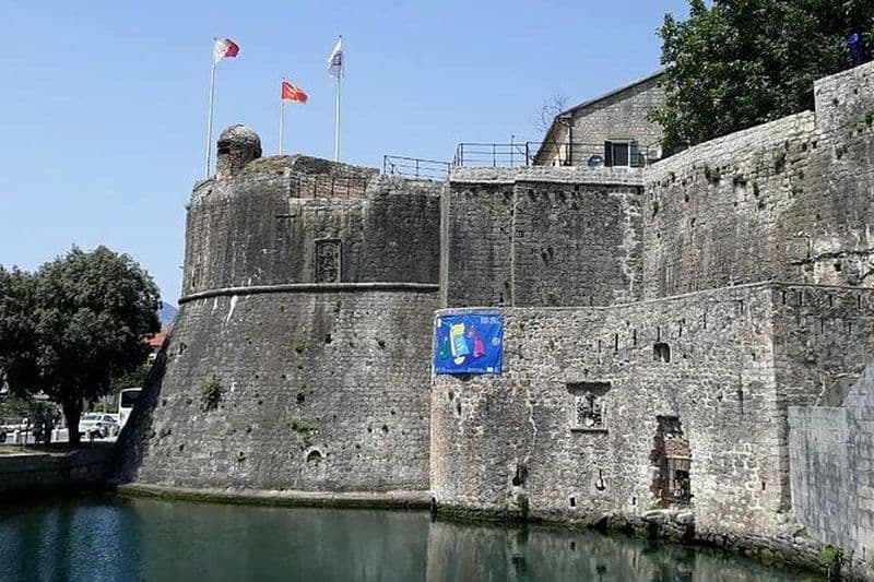 Visite à pied de Kotor et de la plage de Jaz - visite privée