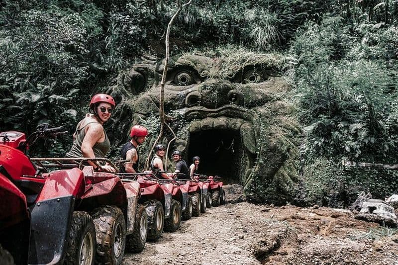 Aventure en quad à Bali avec la forêt des singes à Ubud et le Temple
