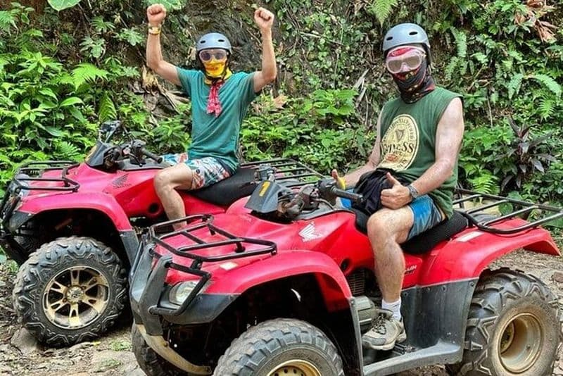 Visite en VTT et cascade au départ de Hopkins Village