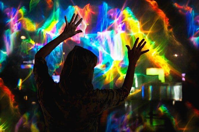 COUPE-FILE : entrée de jour à l'Exploratorium