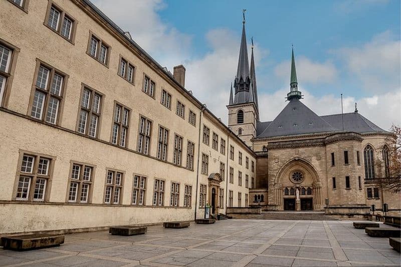 Billet Chasse au trésor et visite autoguidée des points forts du Luxembourg
