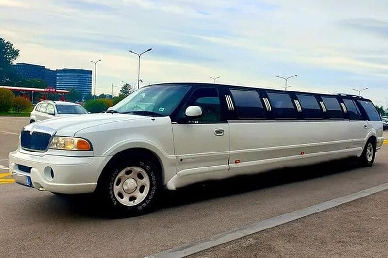 Billet Transferts aéroport en limousine ou trajets en ville toutes les heures à Riga