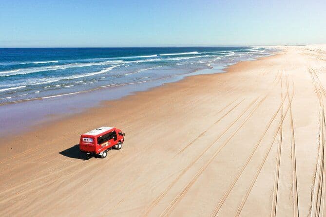 Aventure sur les dunes de sable à la plage de Port Stephens en 4x4
