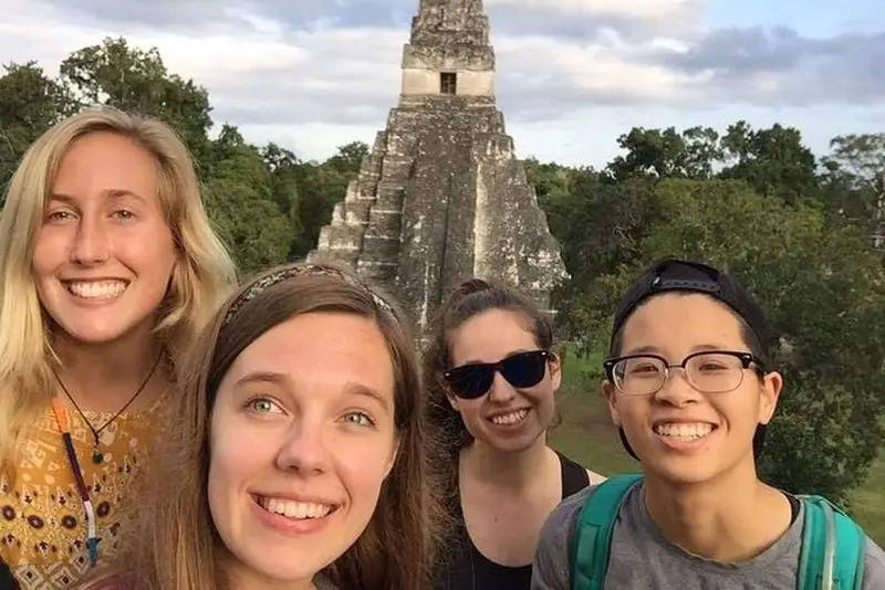 Découvrez Tikal en avion lors d'une visite de 2 jours et 1 nuit au départ de Guatemala City