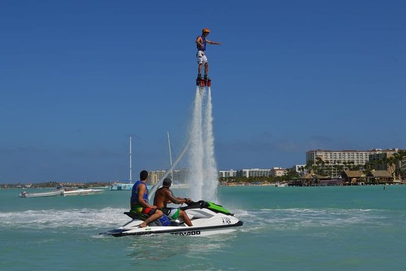 Billet Expérience de flyboard et de jetovator à Aruba : volez comme un oiseau et plongez comme un dauphin