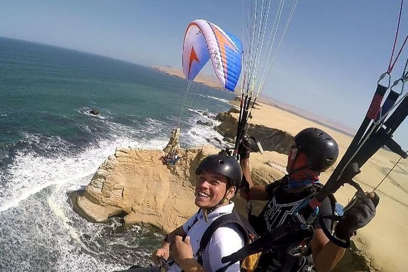 Vol en parapente à la réserve nationale de Paracas