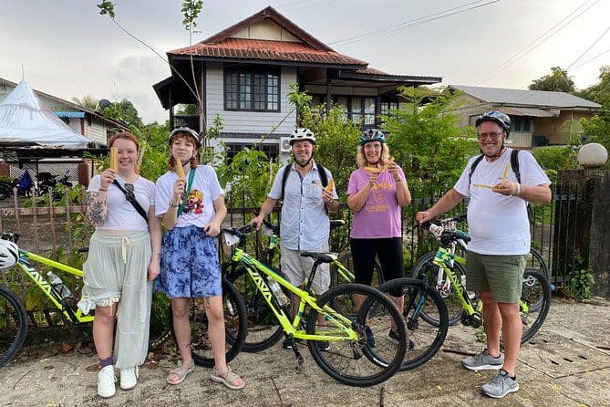 Excursion en vélo d'une demi-journée à Kuching
