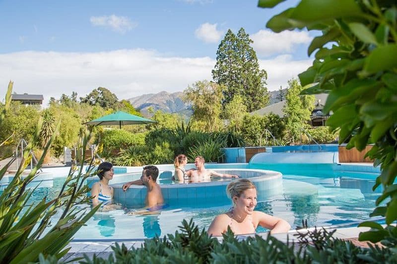 Excursion privée d'une journée à Hanmer Springs avec piscine chaude et dégustation de vins