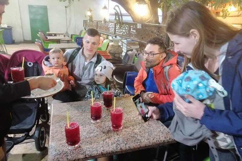 Visite à pied, visite de la vieille ville et des marchés, dégustation de plats