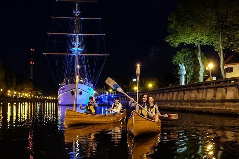 Billet Visite nocturne de la ville en canoë à Klaipeda