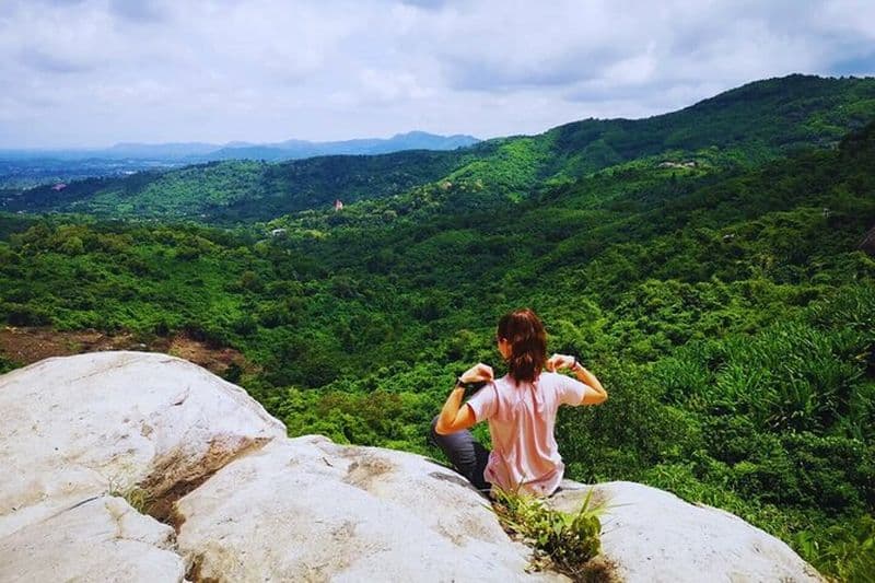Sentier guidé en petit groupe de randonnée naturelle Nakhon Nayok Stonehenge