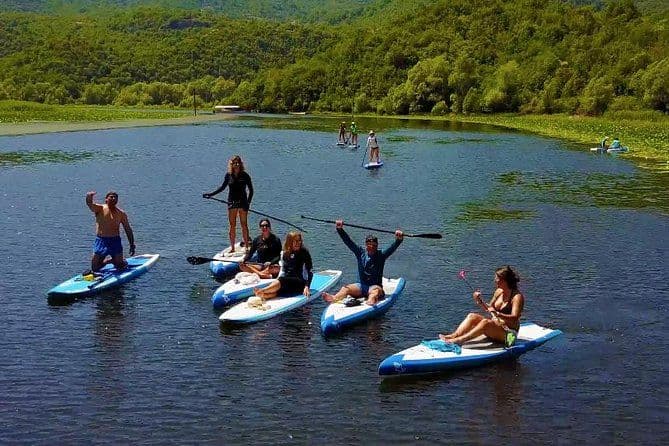 Paddleboard (SUP) Tour sur la rivière Crnojevic jusqu'au lac Skadar