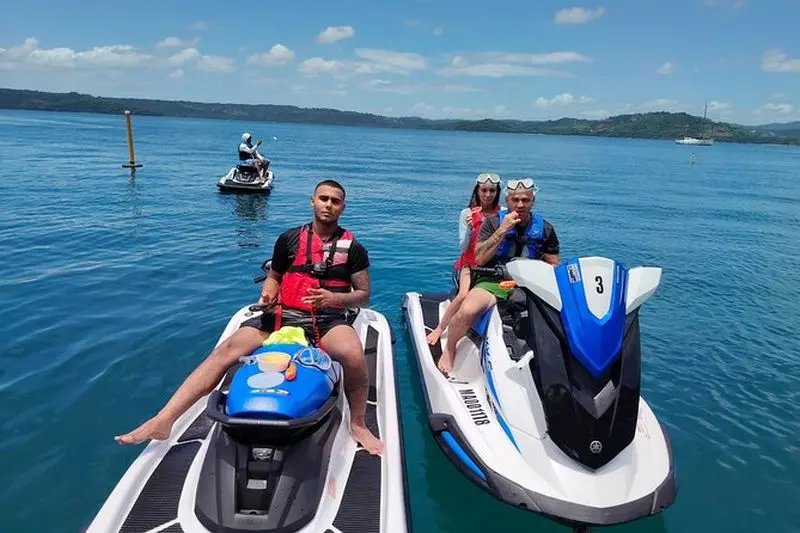 Expérience de jet ski + plongée en apnée sur la côte riche