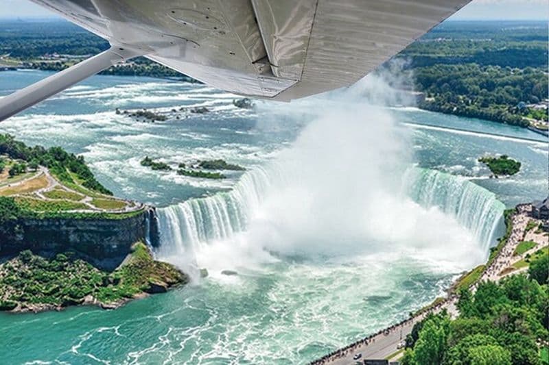 Visite aérienne à couper le souffle des chutes du Niagara en avion avec iflyTOTO