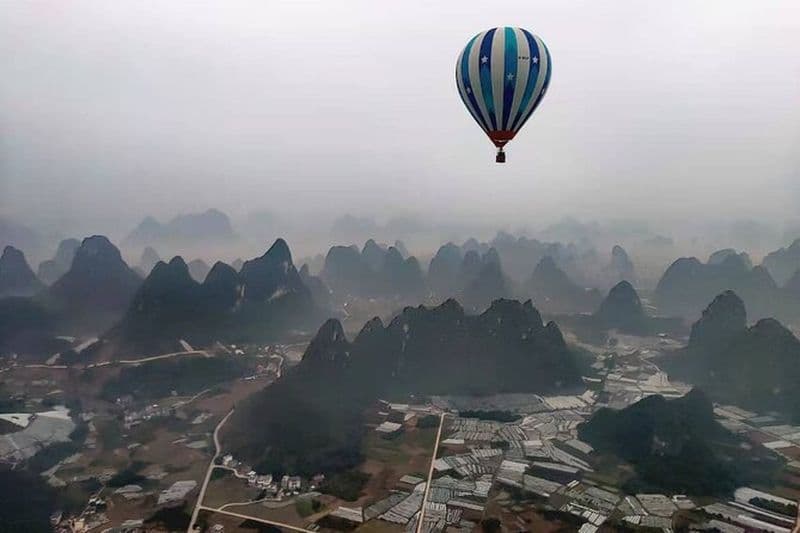 Billet Excursion privée d'une demi-journée en montgolfière à Yangshuo