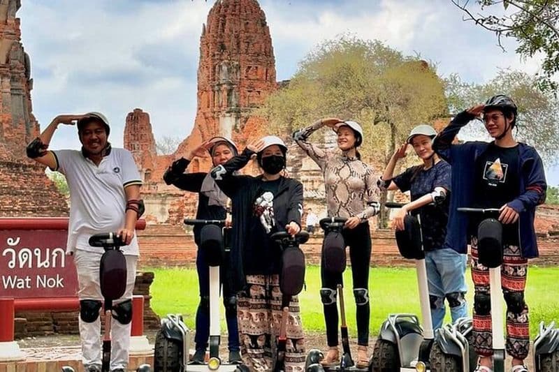 Visite d'une journée complète des temples d'Ayutthaya avec Segway, VTT et Sunset Sail