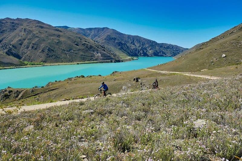 Visite du lac Dunstan à vélo électrique avec navette