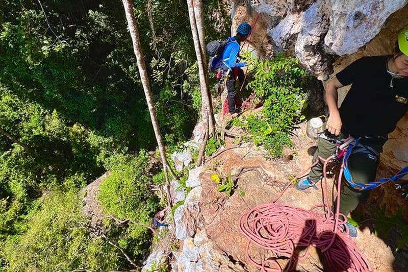 Escalade guidée d'une demi-journée sur plusieurs voies à Gunung Keriang