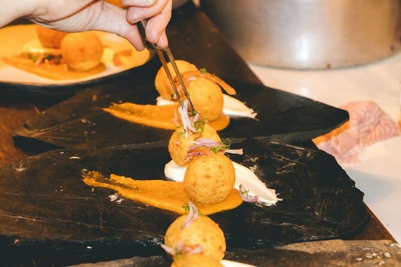 Billet Visite privée de cours de gastronomie et de cuisine (6 heures)