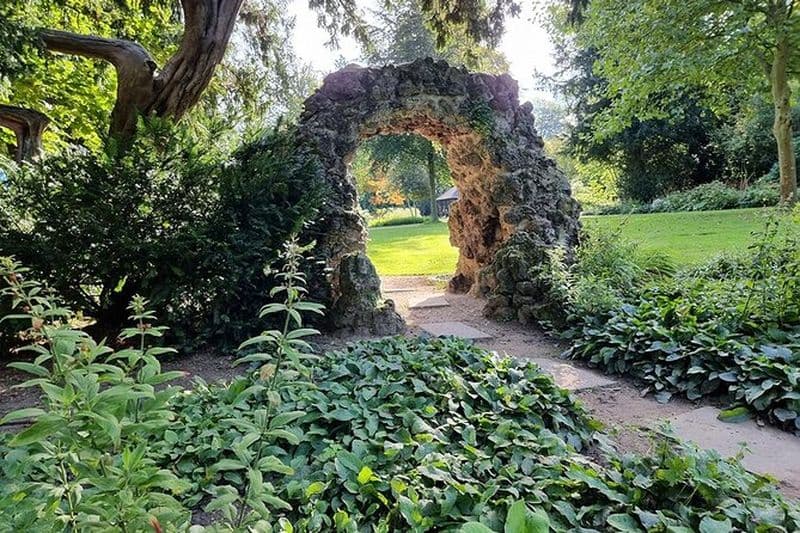Rallye urbain privé de livres audio au château de Benrath à Düsseldorf