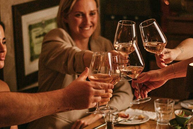 Dégustation de mets et vins dans le centre-ville de Budapest avec Sommelier