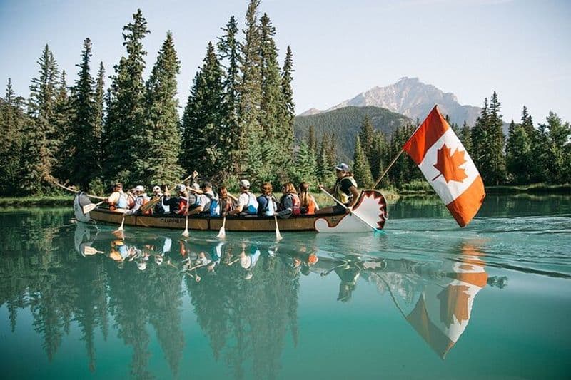 Explorateur de rivière | Tour en grand canoë dans le parc national Banff