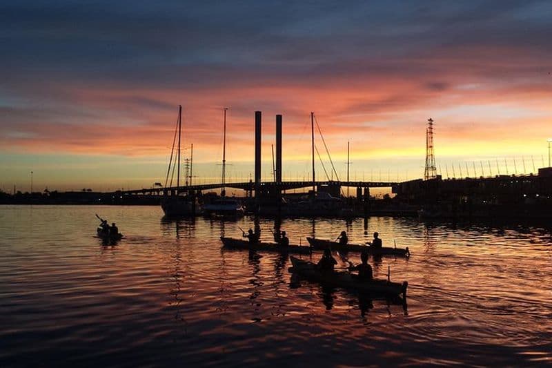 Expérience de kayak au coucher du soleil à Melbourne avec dîner