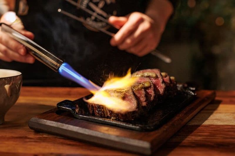 The Argentine Experience : préparation d'empanadas, steak, vin, alfajores et maté