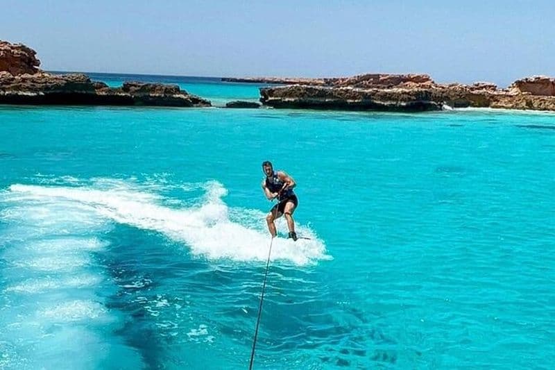 Séance de Wakeboard passionnante à Mascate pour tous les niveaux de compétence