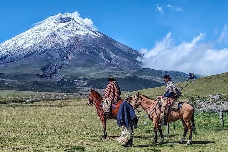 Tour Cotopaxi au départ de Quito - balade à cheval et randonnée - voie NON TOURISTIQUE
