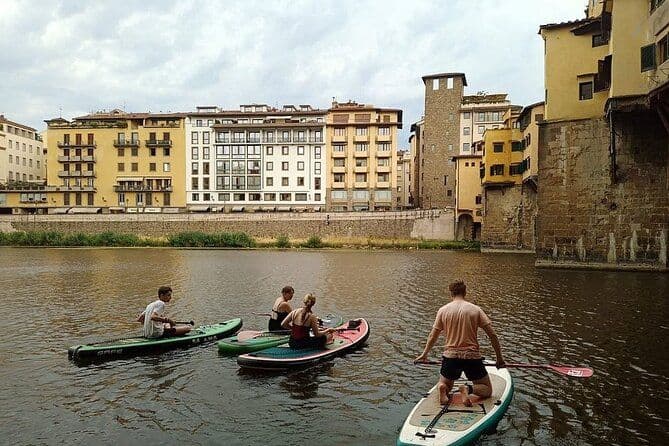 Surf à l'aviron sur l'Arno au départ de Florence