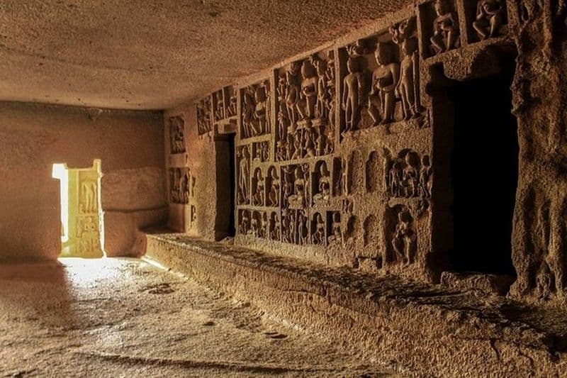 Grotte bouddhiste privée de Kanheri avec visite de Mumbai, y compris un véhicule à courant alternatif