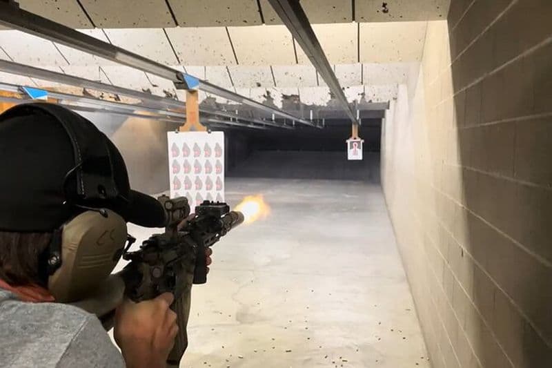 Billet Balles et barbecue au stand de tir intérieur du comté de St. Louis