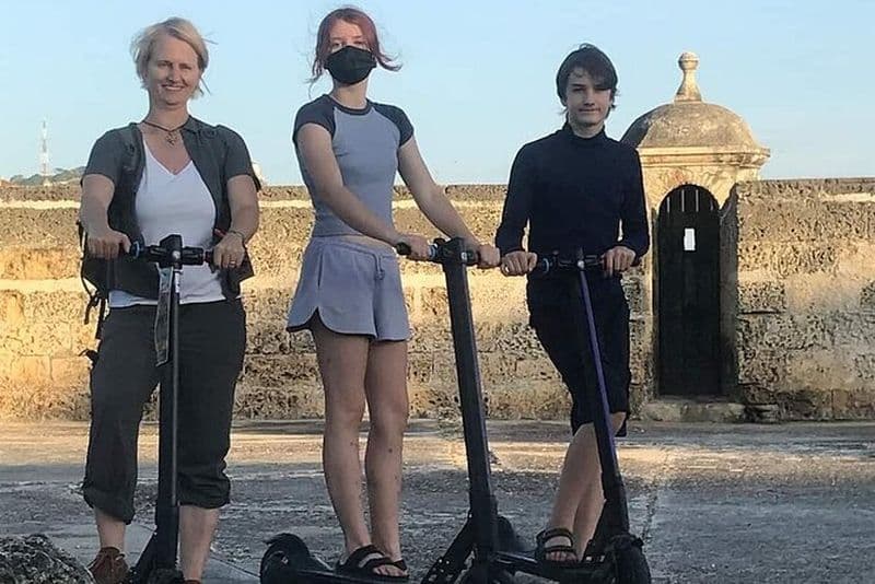 VISITE COMPLÈTE DE LA VILLE AMUSANTE sur SKATEBOARD ÉLECTRIQUE SEGWAY